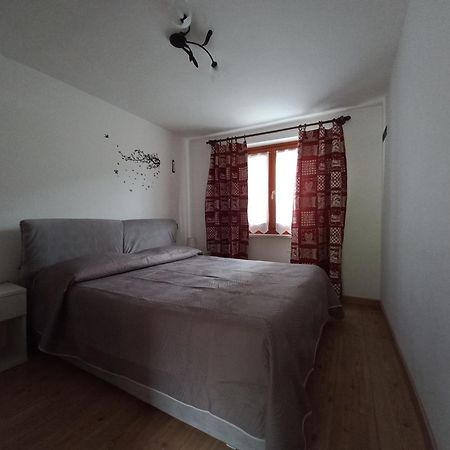 Da Lauretta Apartment Challand-Saint-Anselme Ngoại thất bức ảnh
