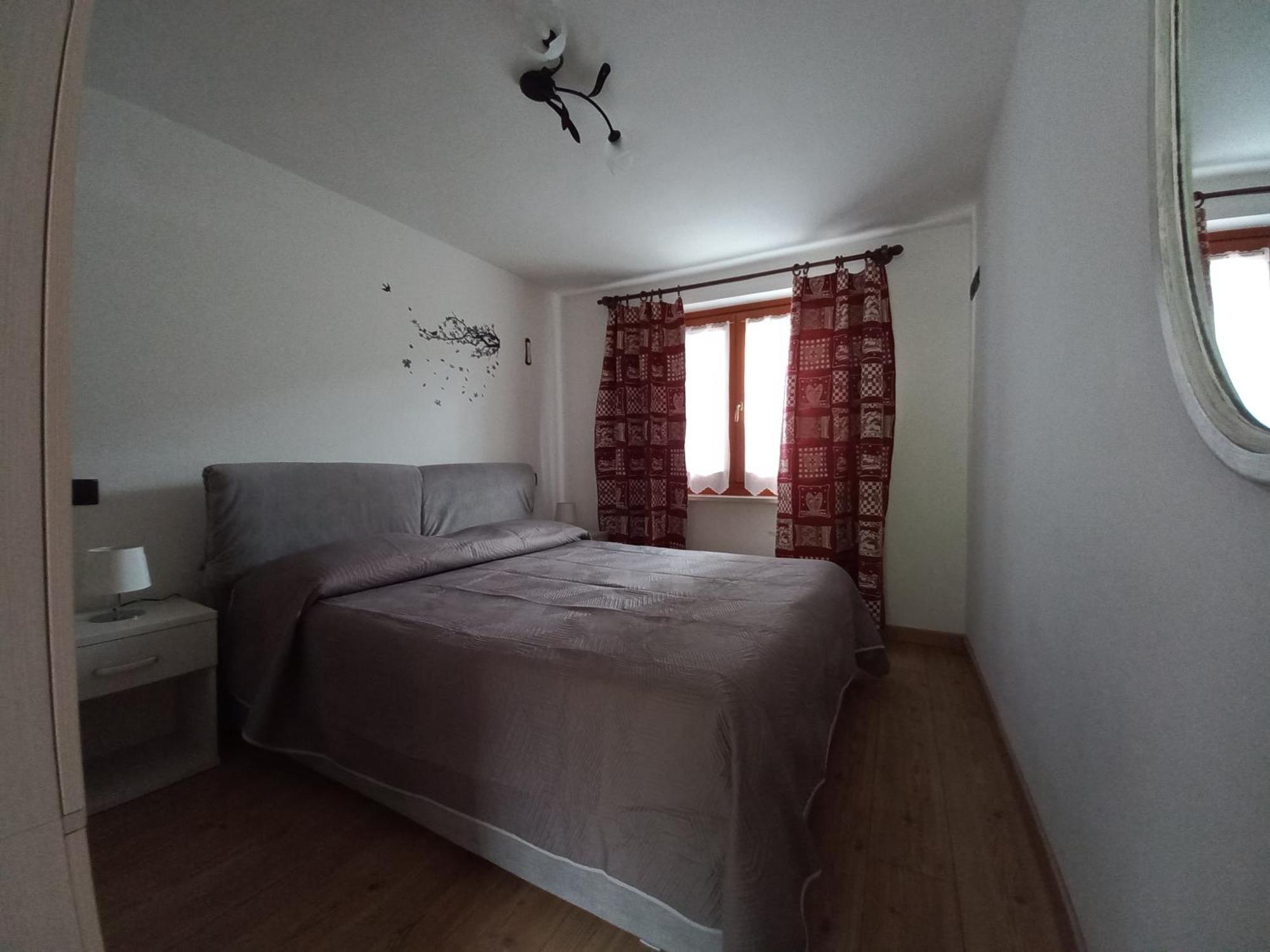 Da Lauretta Apartment Challand-Saint-Anselme Ngoại thất bức ảnh